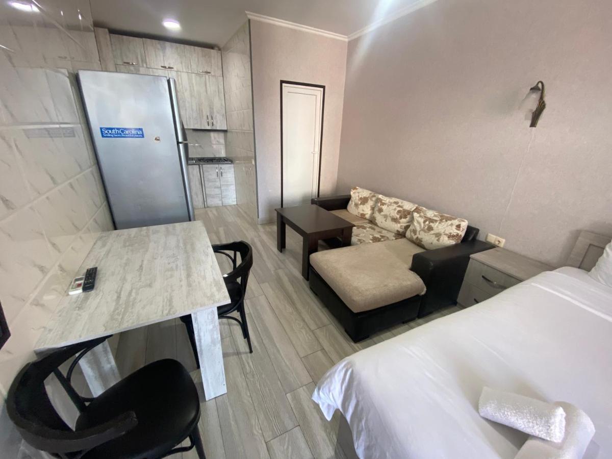 Apartment - Nino Batumi Bagian luar foto