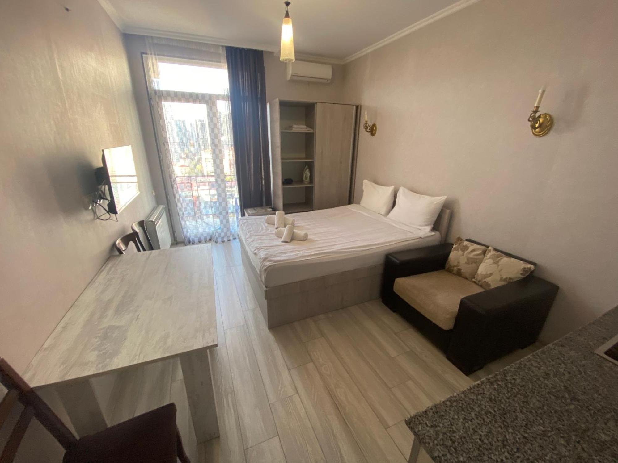Apartment - Nino Batumi Bagian luar foto