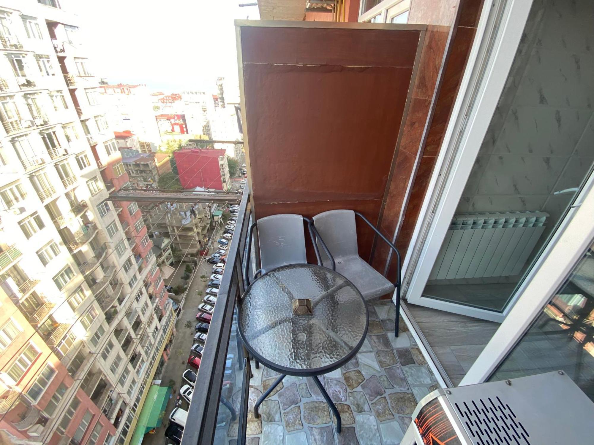 Apartment - Nino Batumi Bagian luar foto